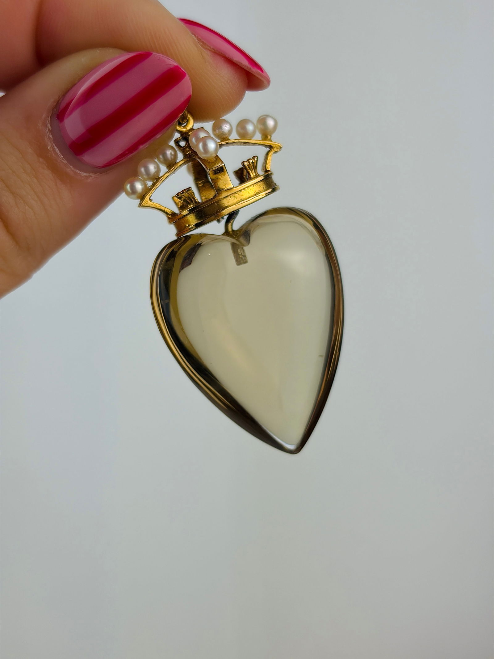 ANTIQUE GOLD CARVED CITRINE AND PEARL CROWNED HEART PENDANT - 3