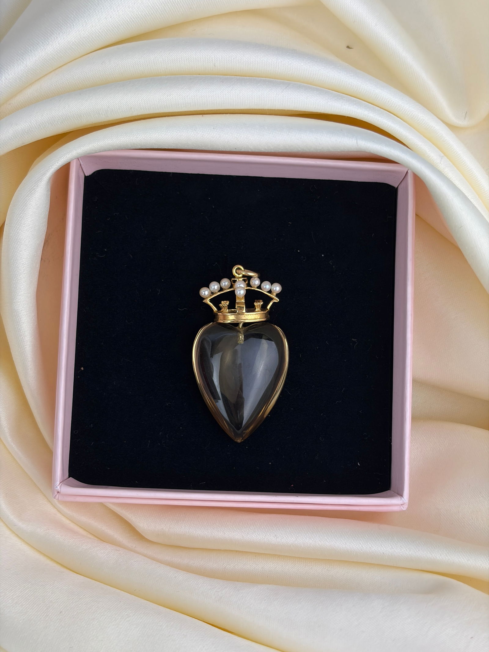 ANTIQUE GOLD CARVED CITRINE AND PEARL CROWNED HEART PENDANT - 5