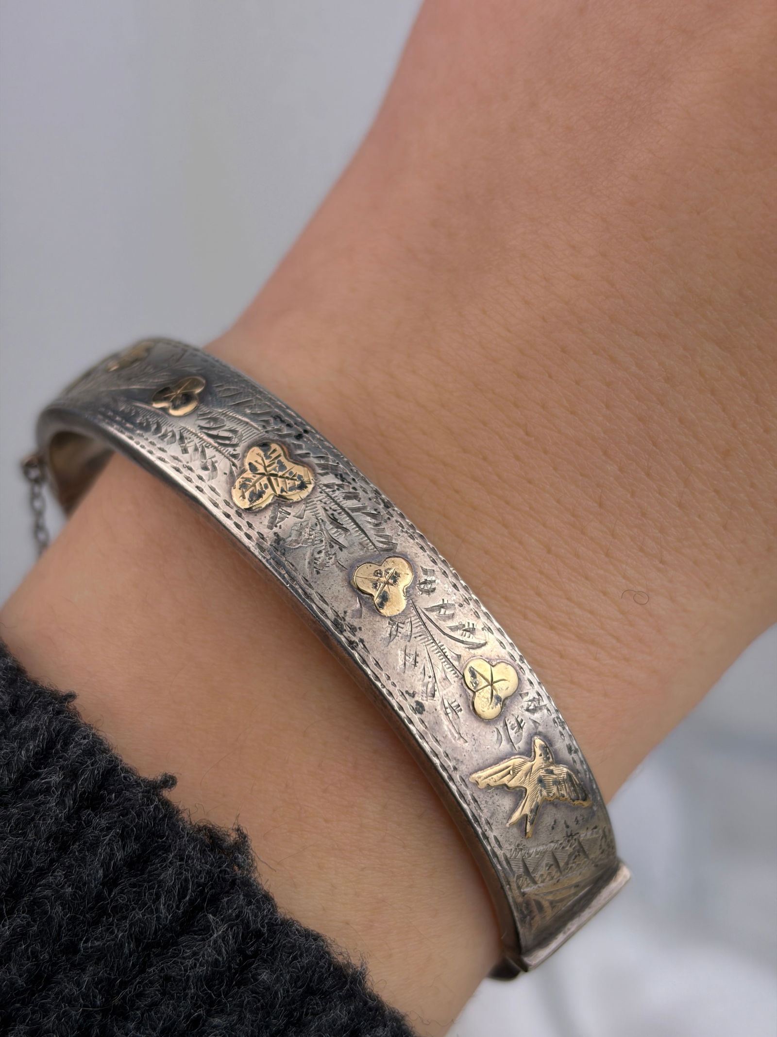 VINTAGE SILVER GOLD OVERLAY BIRD AND FLOWER BANGLE BRACELET - 7