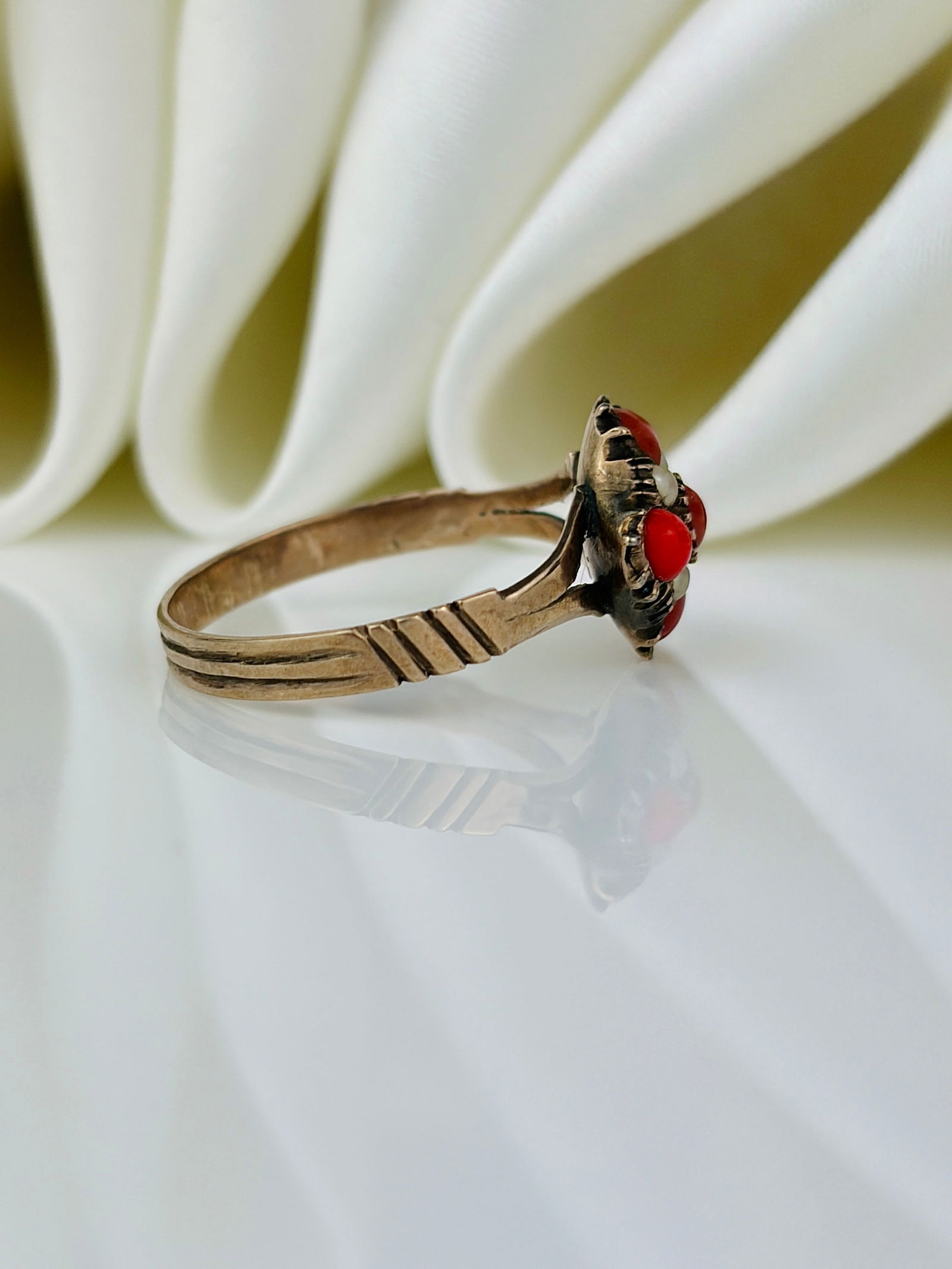 ANTIQUE GOLD RING - 2