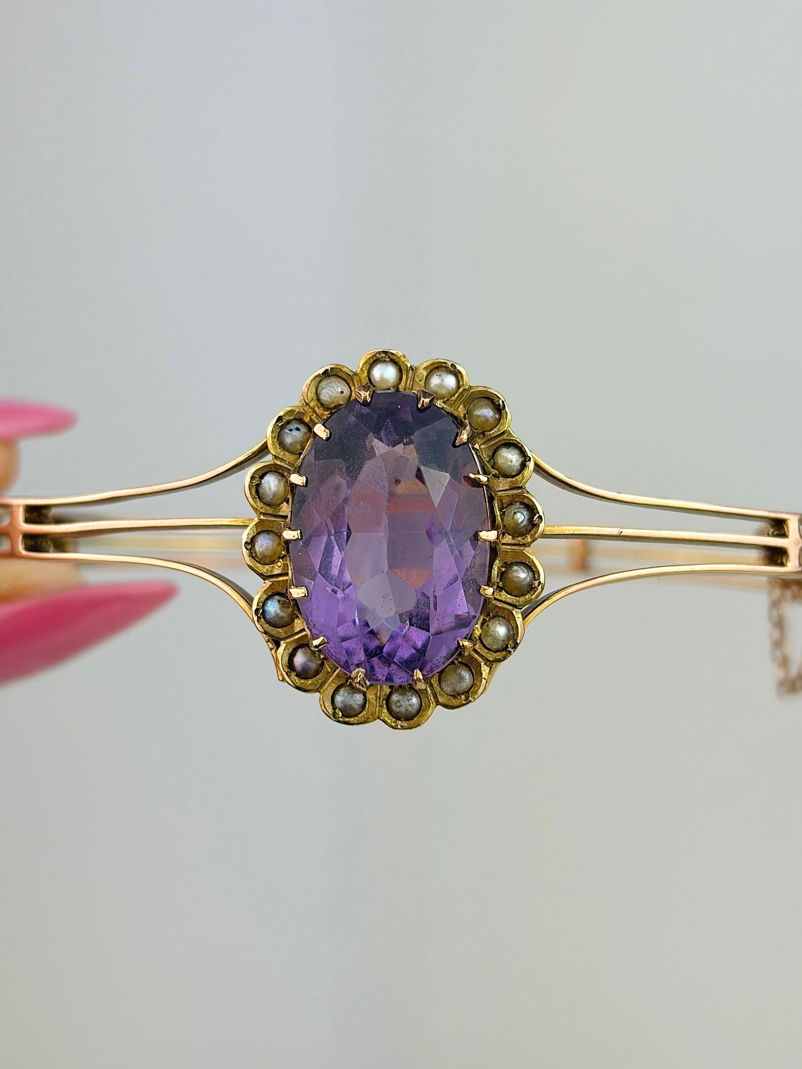 ANTIQUE LARGE AMETHYST AND PEARL GOLD BANGLE / BRACELET - 2