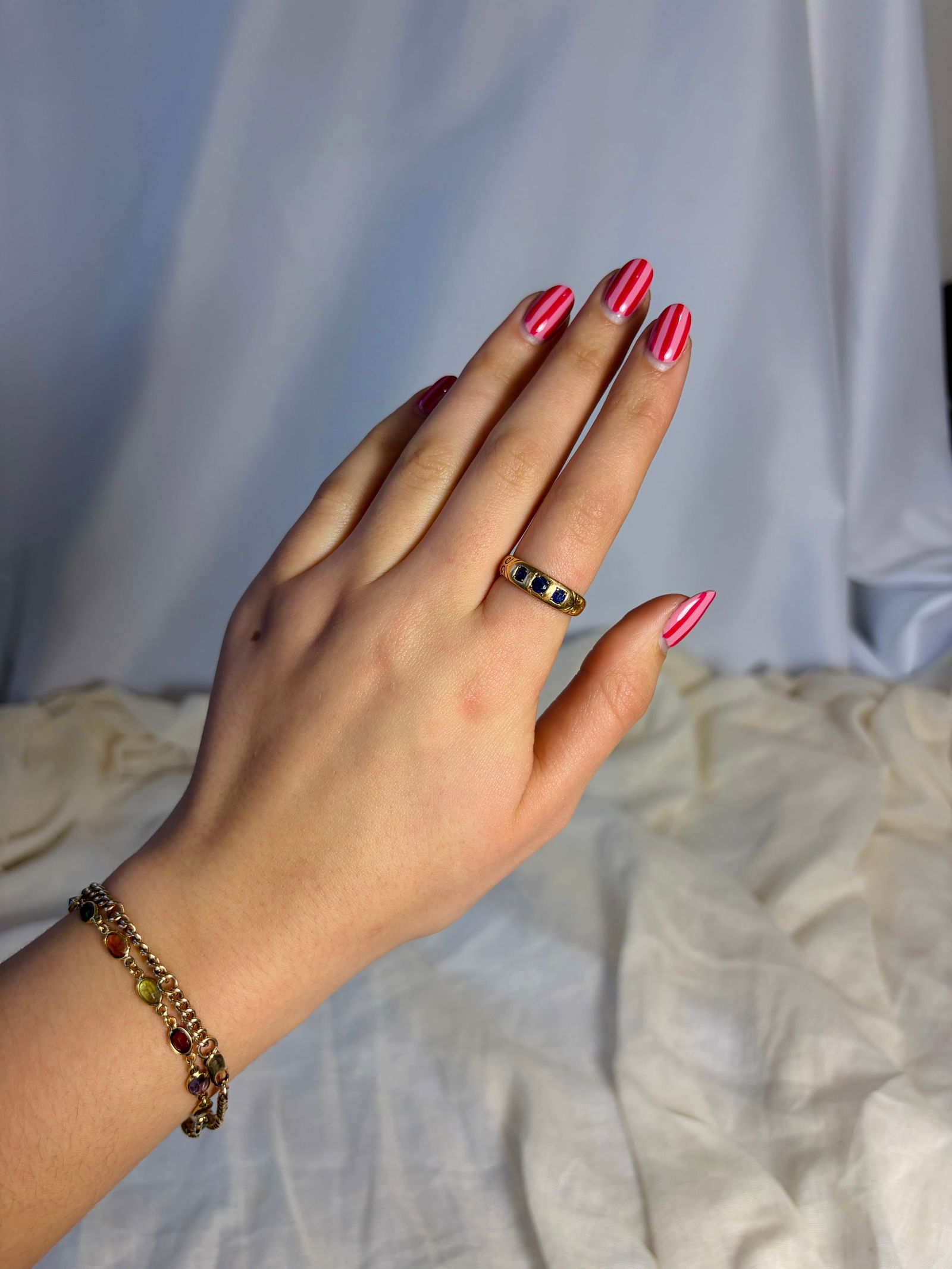 antique chunky sapphire 3 stone ring in 18ct yellow gold - 7