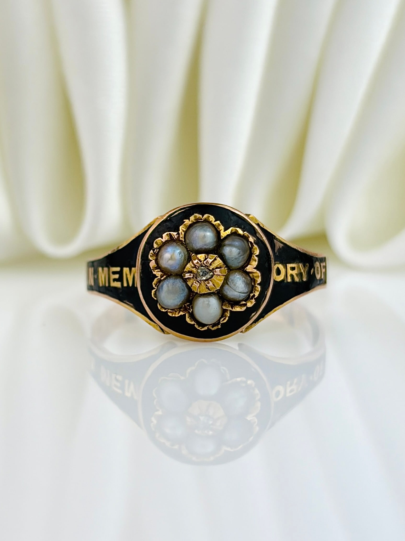 ANTIQUE BLACK ENAMEL IN MEMORY OF PEARL AND DIAMOND FLOWER RING IN 9CT GOLD (1 of 10)