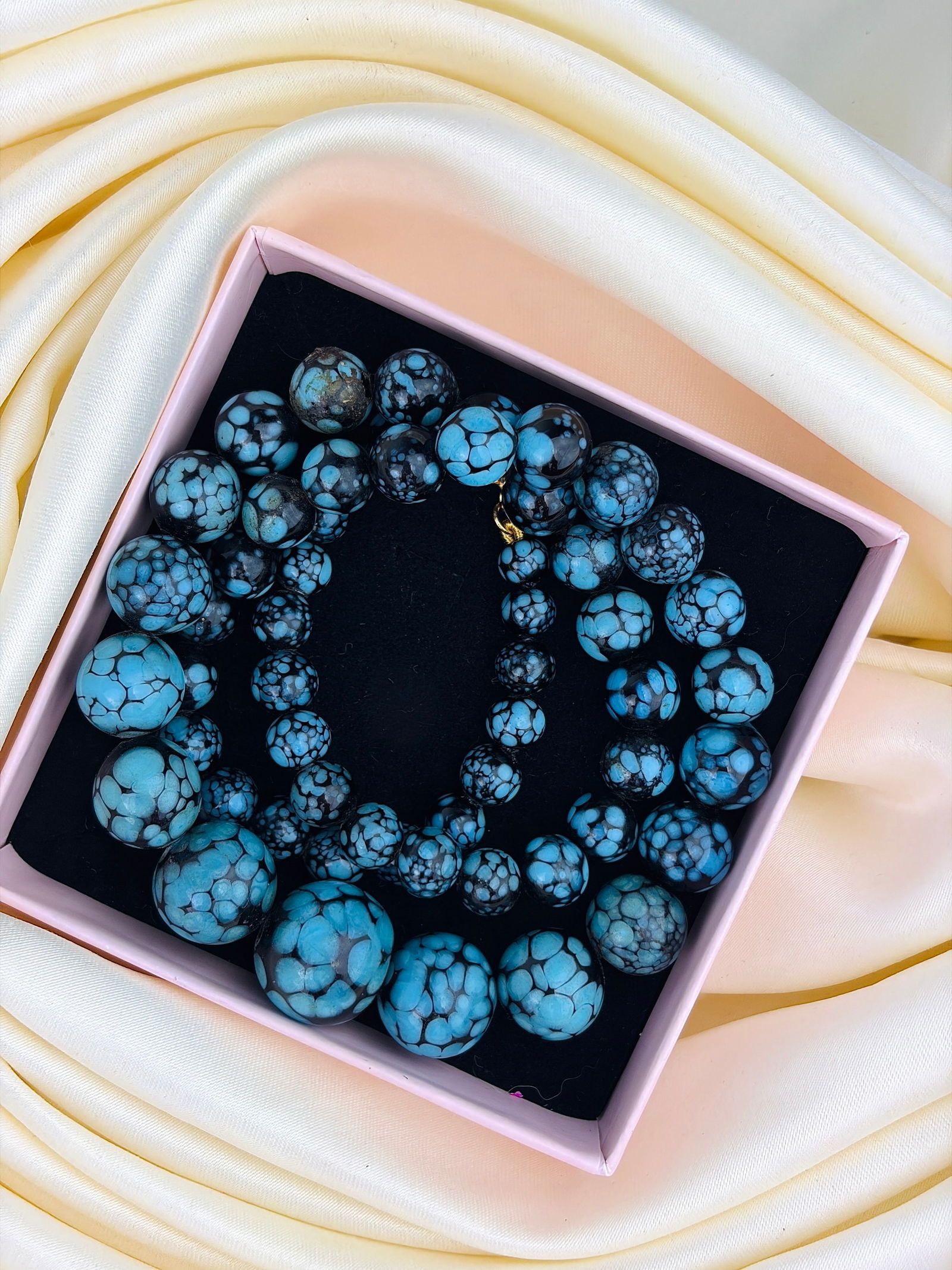 9ct CLASP BEADED NECKLACE - 4