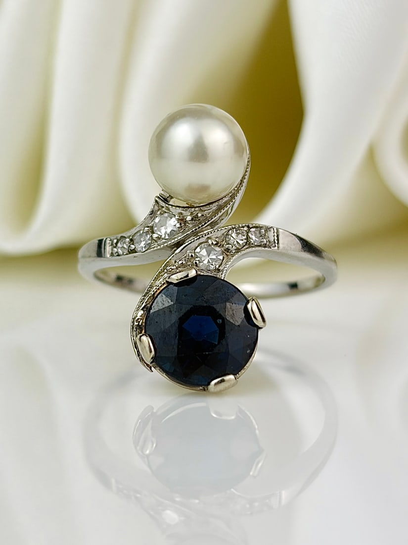 Antique sapphire , diamond and pearl twist panel style ring in white gold (1 of 12)