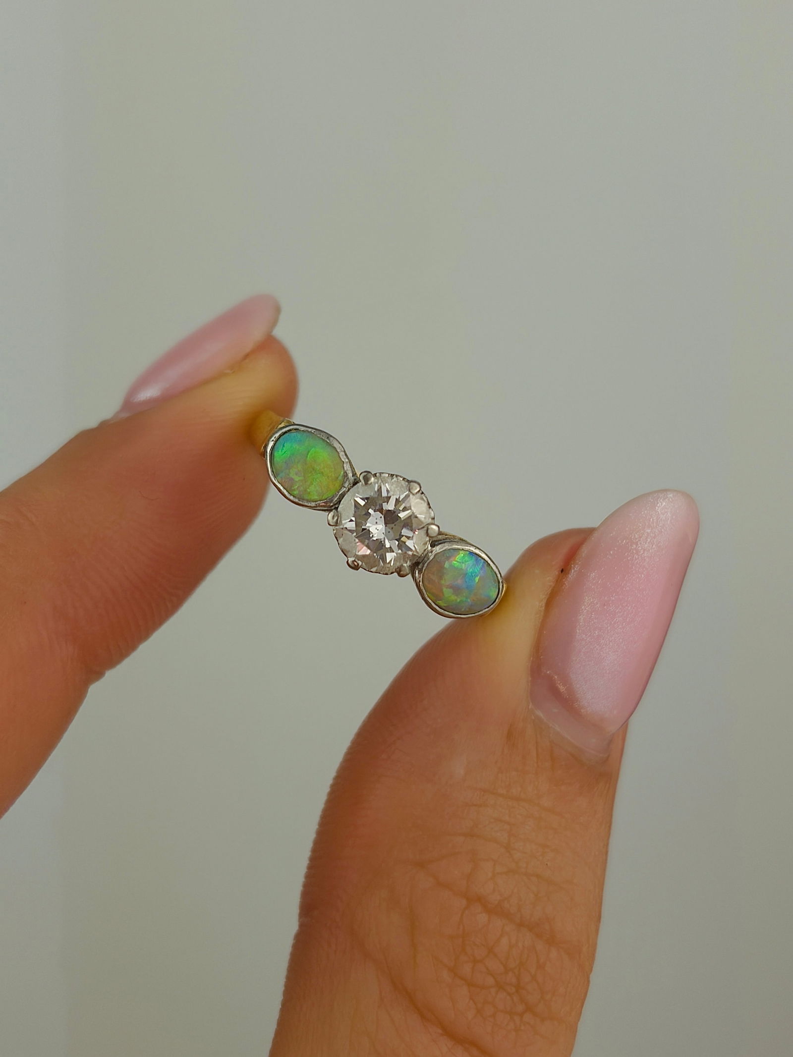 Unusual black opal and 70pts diamond 3 stone ring in 18ct yellow gold and platinum - 5