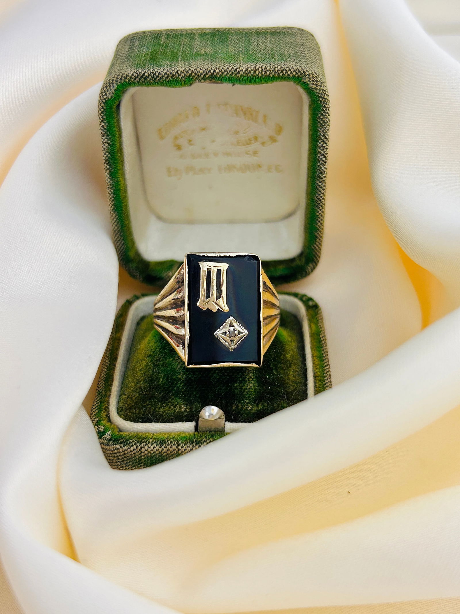 Antique Onyx and Diamond 'M' or 'W' Initial Signet Ring in 9ct Gold - 10