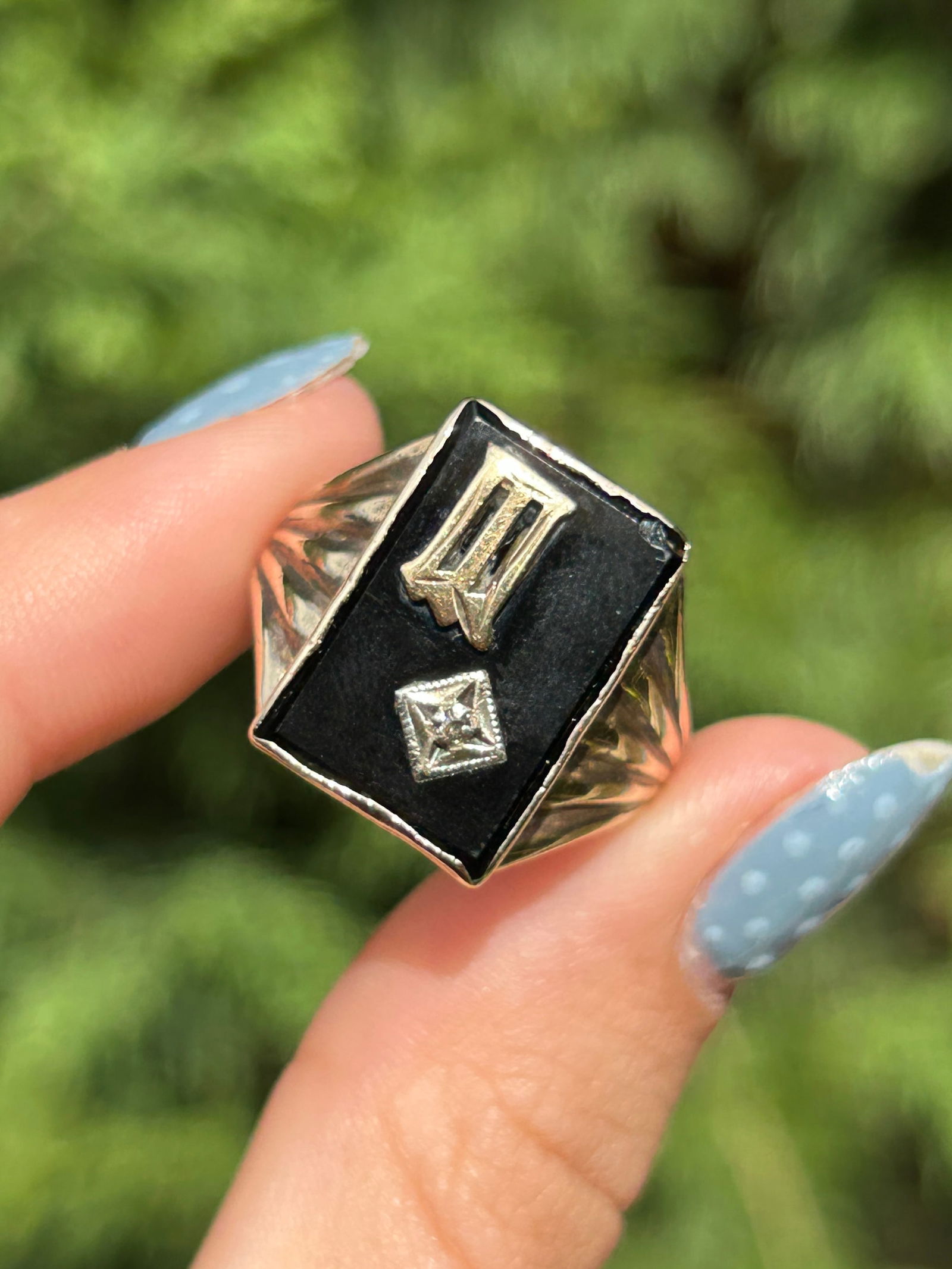 Antique Onyx and Diamond 'M' or 'W' Initial Signet Ring in 9ct Gold - 11