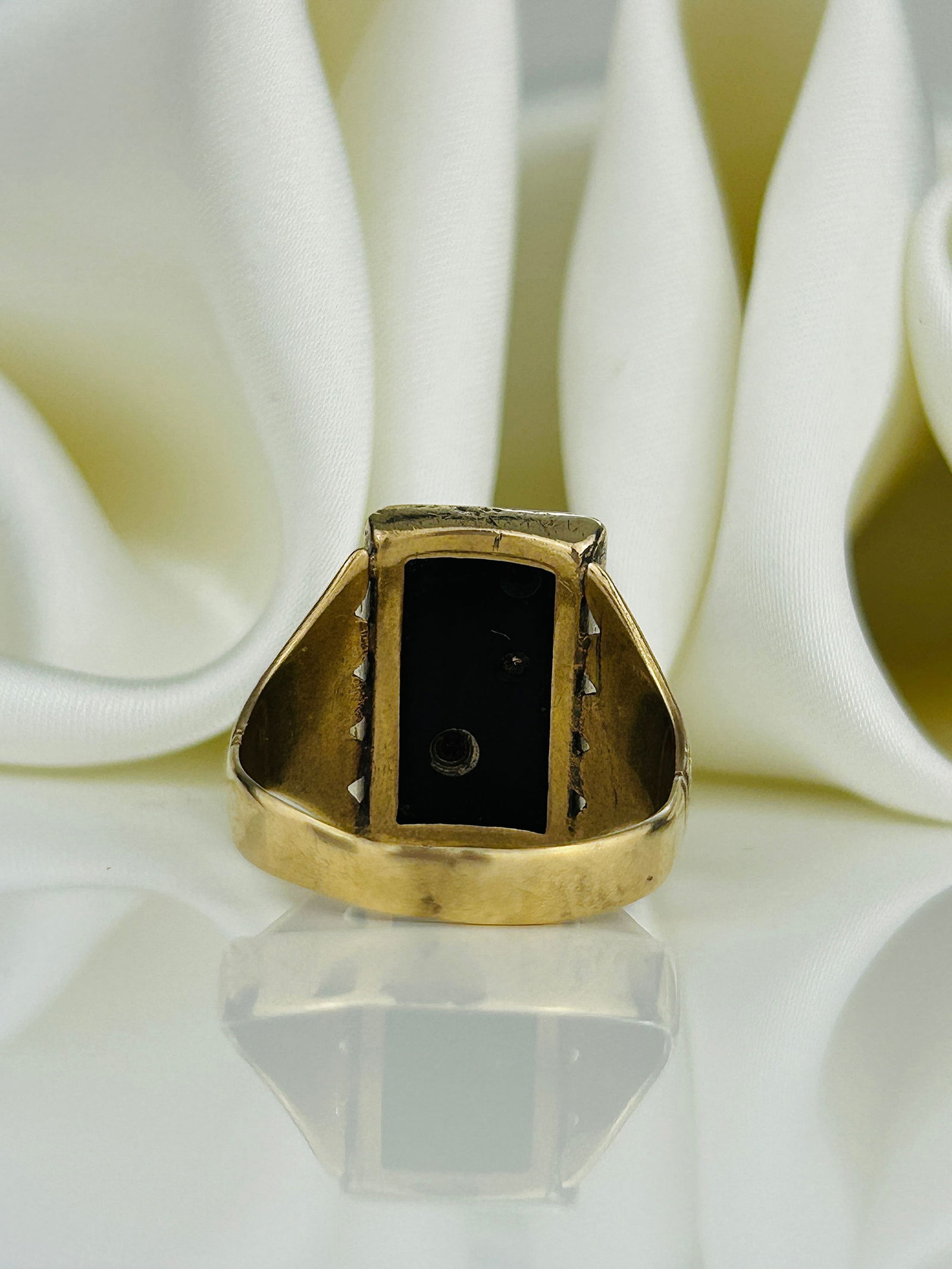 Antique Onyx and Diamond 'M' or 'W' Initial Signet Ring in 9ct Gold - 3