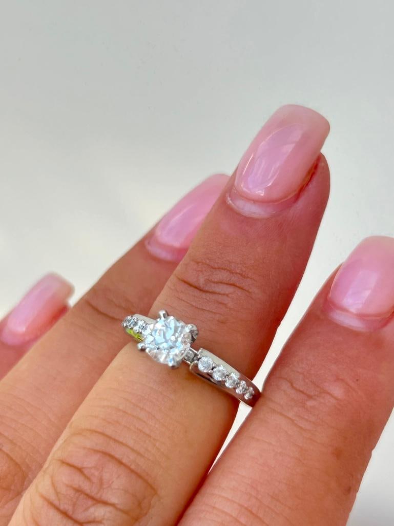 *Vintage Diamond and Platinum Solitaire Ring - 5