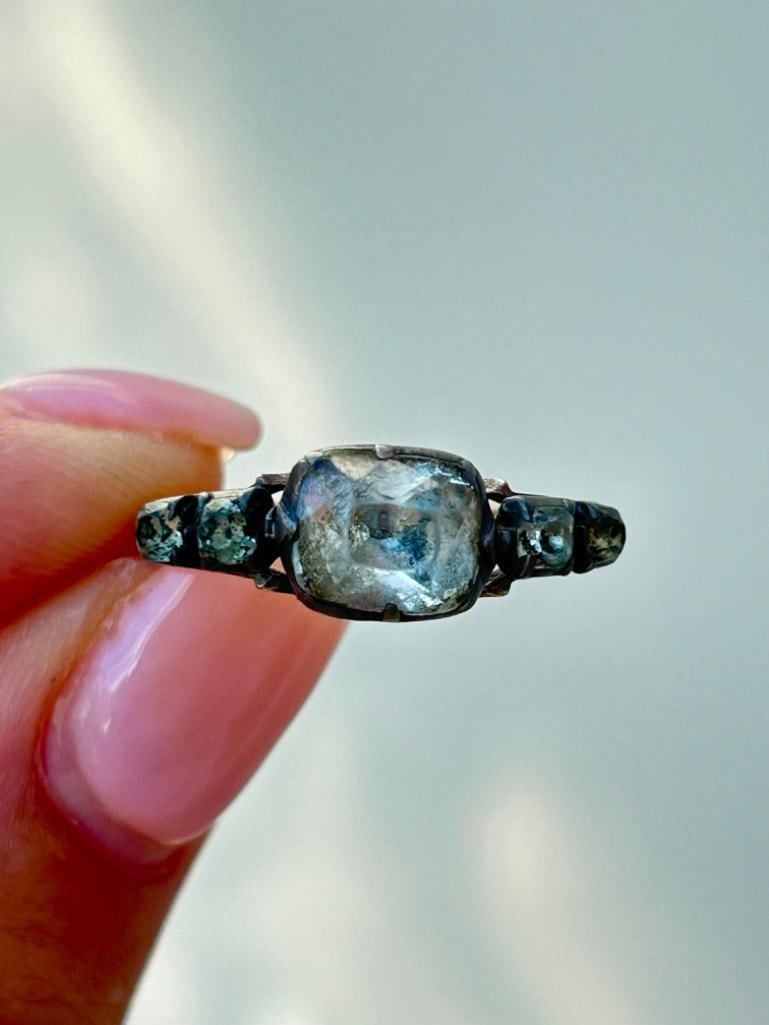 *Outstanding Georgian Foiled Crystal 5 Stone Ring in Gold - 8