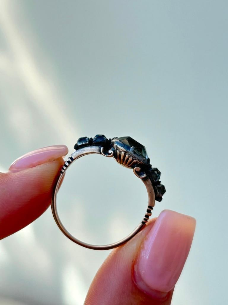 *Outstanding Georgian Foiled Crystal 5 Stone Ring in Gold - 9