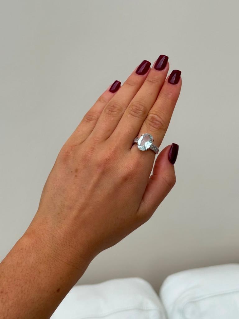 Sweet 9ct Gold Aquamarine and Diamond Ring - 7
