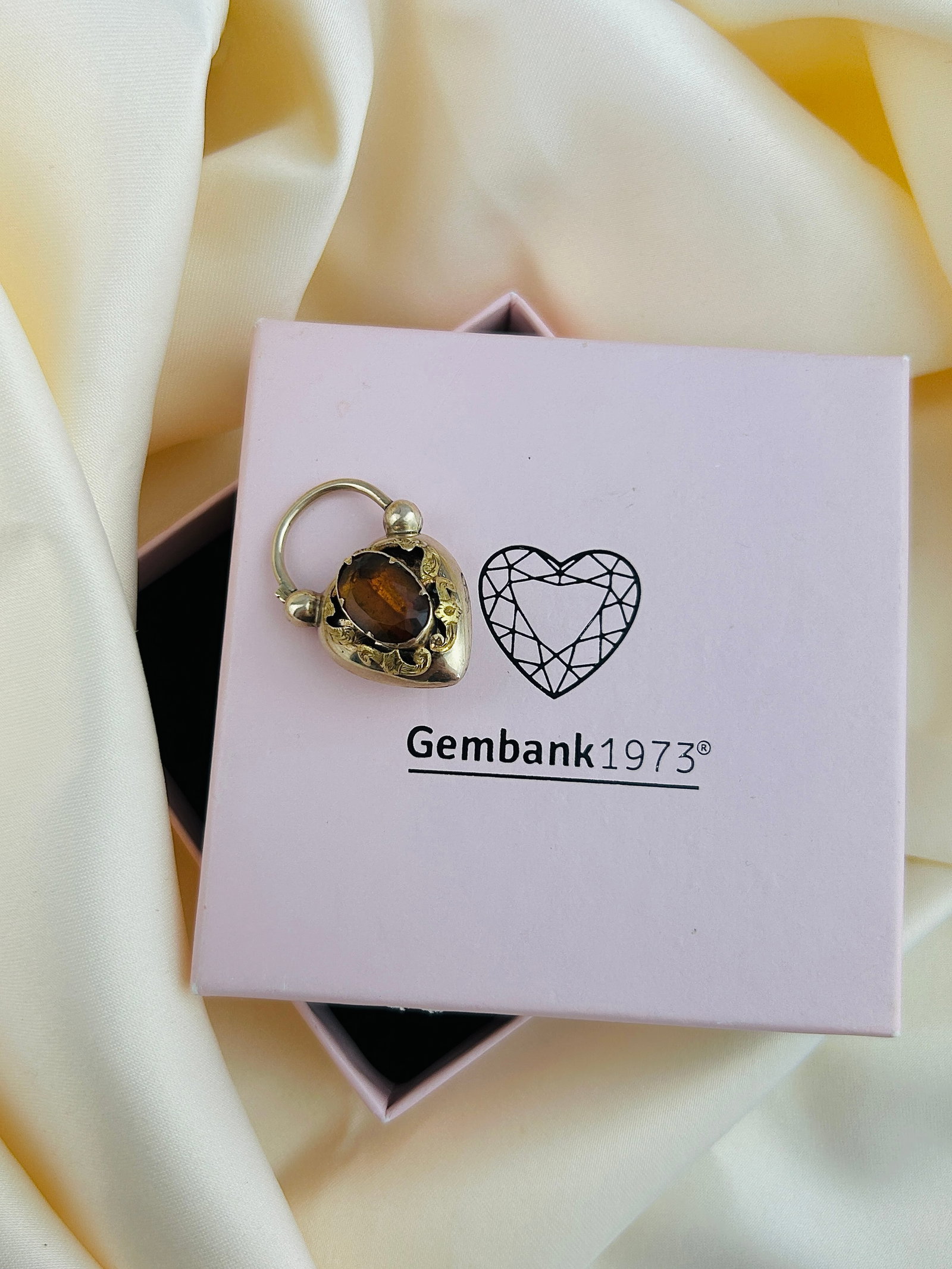 Antique 9ct Gold Citrine Locket Back Puffy Heart Padlock - 9