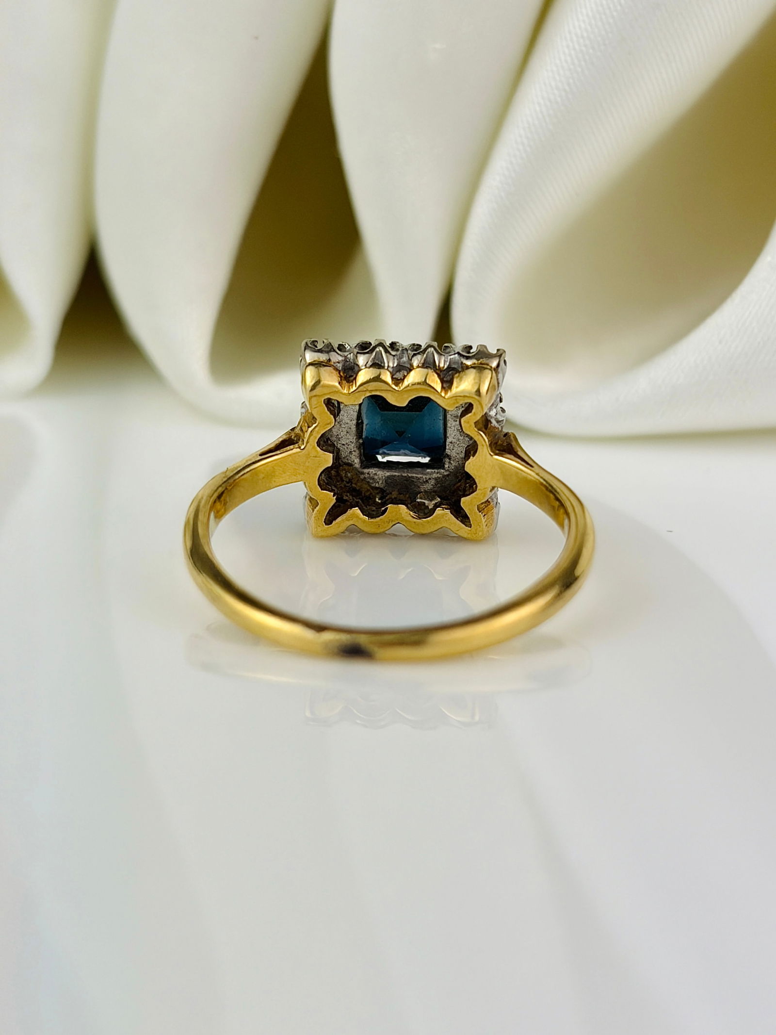18ct yellow gold sapphire and diamond square ring - 3