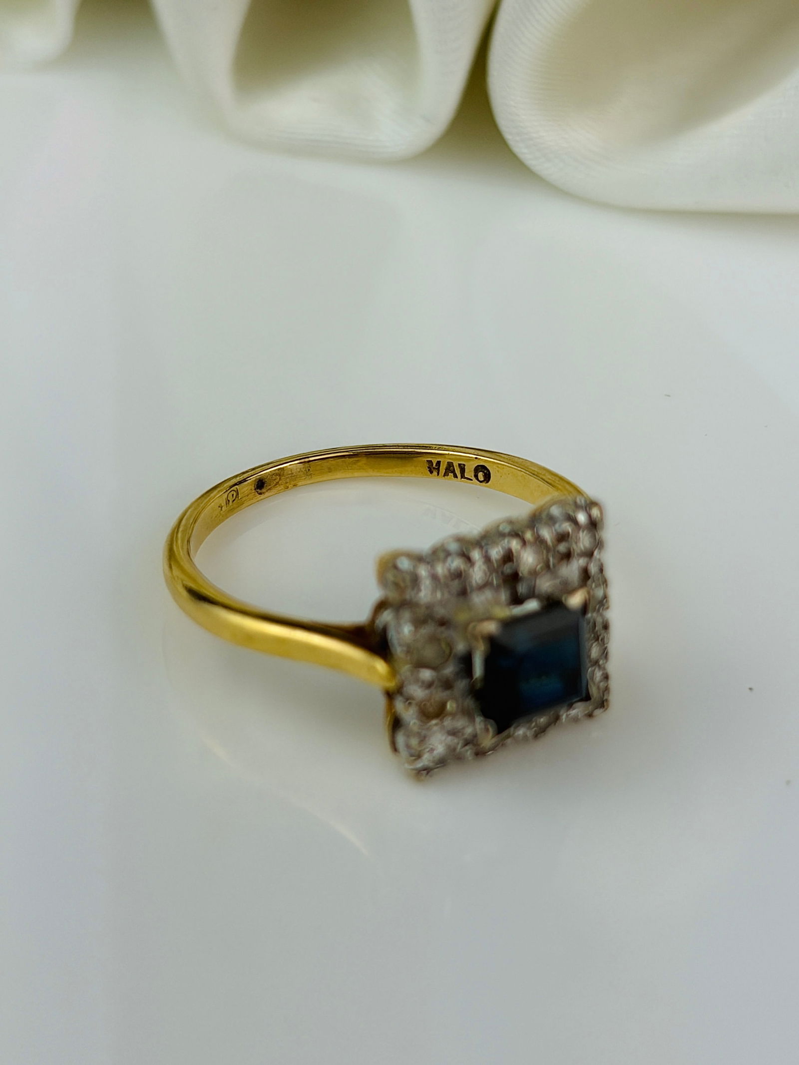 18ct yellow gold sapphire and diamond square ring - 4