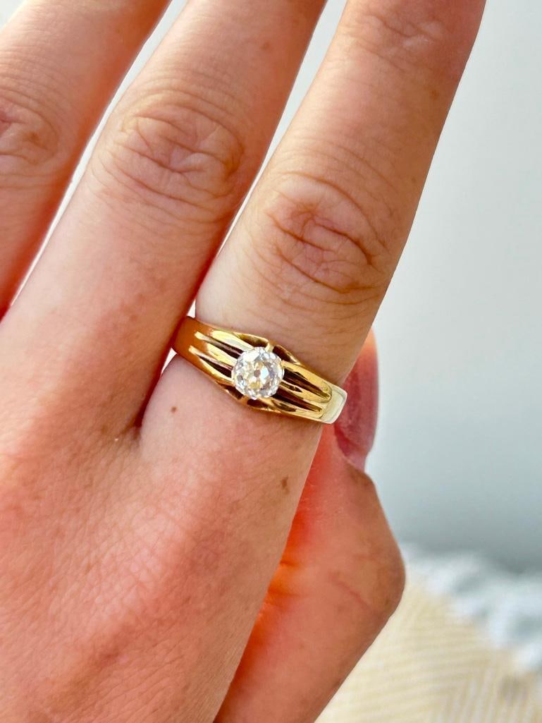 *Antique 18ct Yellow Gold Chunky 60pts Diamond OMC Buttercup / Belcher Ring - 10