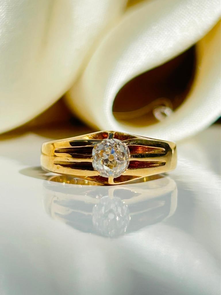 *Antique 18ct Yellow Gold Chunky 60pts Diamond OMC Buttercup / Belcher Ring: Antique 18ct Yellow Gold Chunky 60pts Diamond OMC Buttercup / Belcher Ring gorgeous chunky gold diamond ring measurements size UK N US 7 head of ring 7mm x 5mm WEIGHT: 7.16