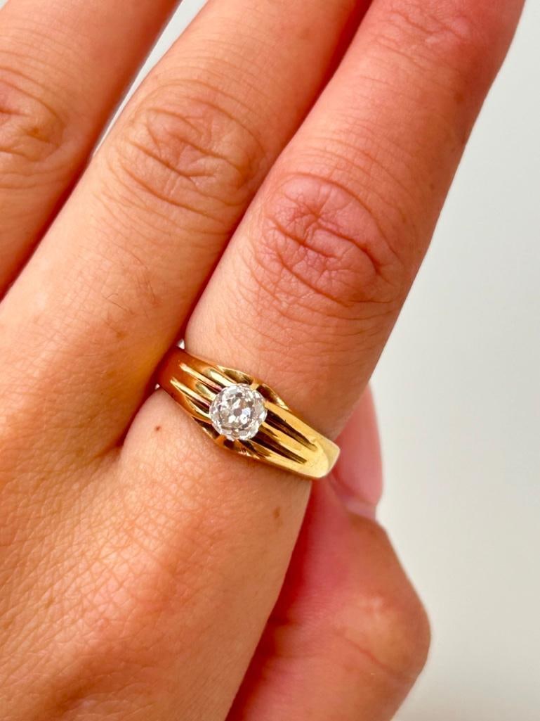 *Antique 18ct Yellow Gold Chunky 60pts Diamond OMC Buttercup / Belcher Ring - 2