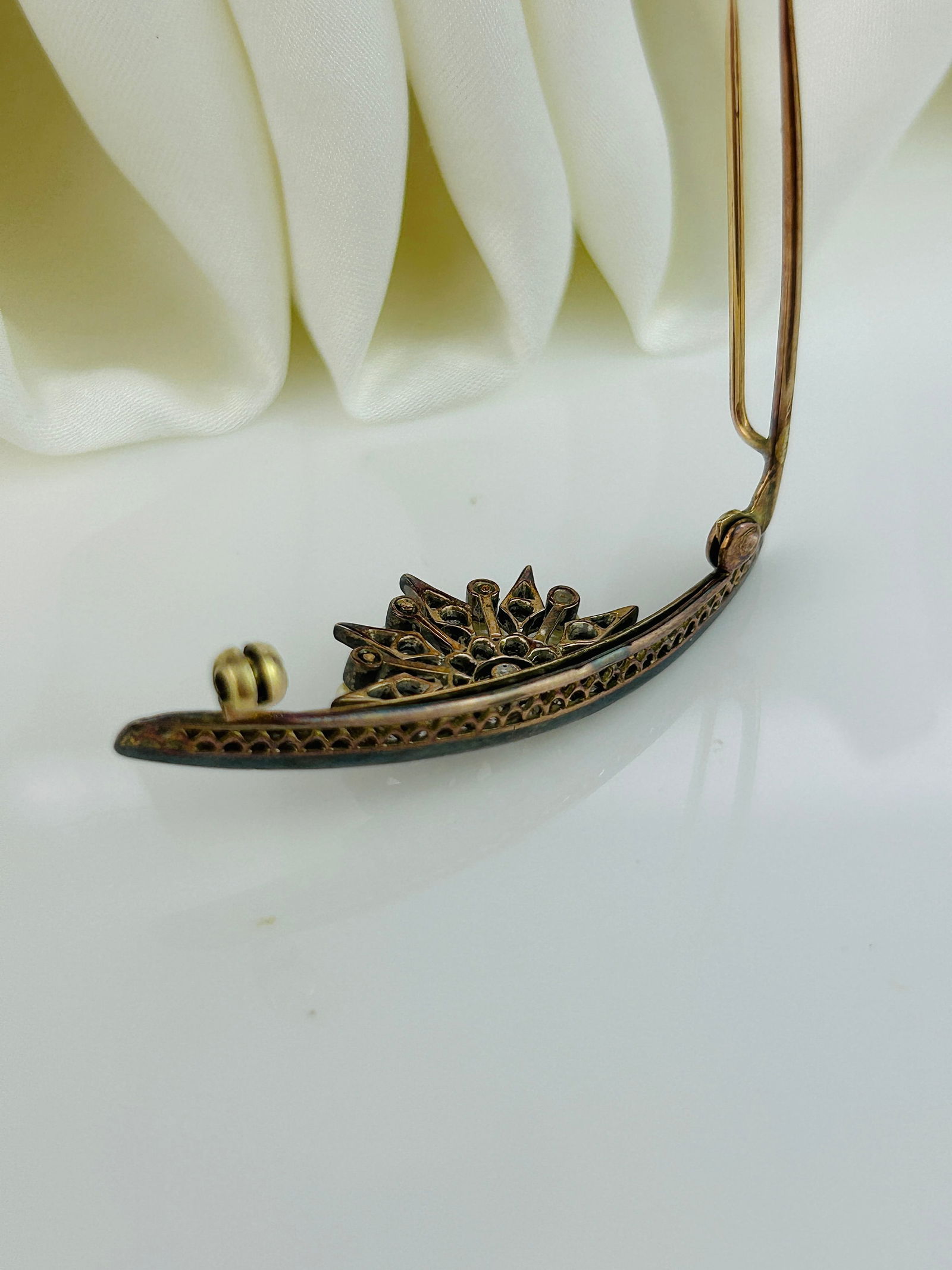 Antique Victorian Old Cut Diamond and Pearl Crescent Moon and Star Brooch - 4