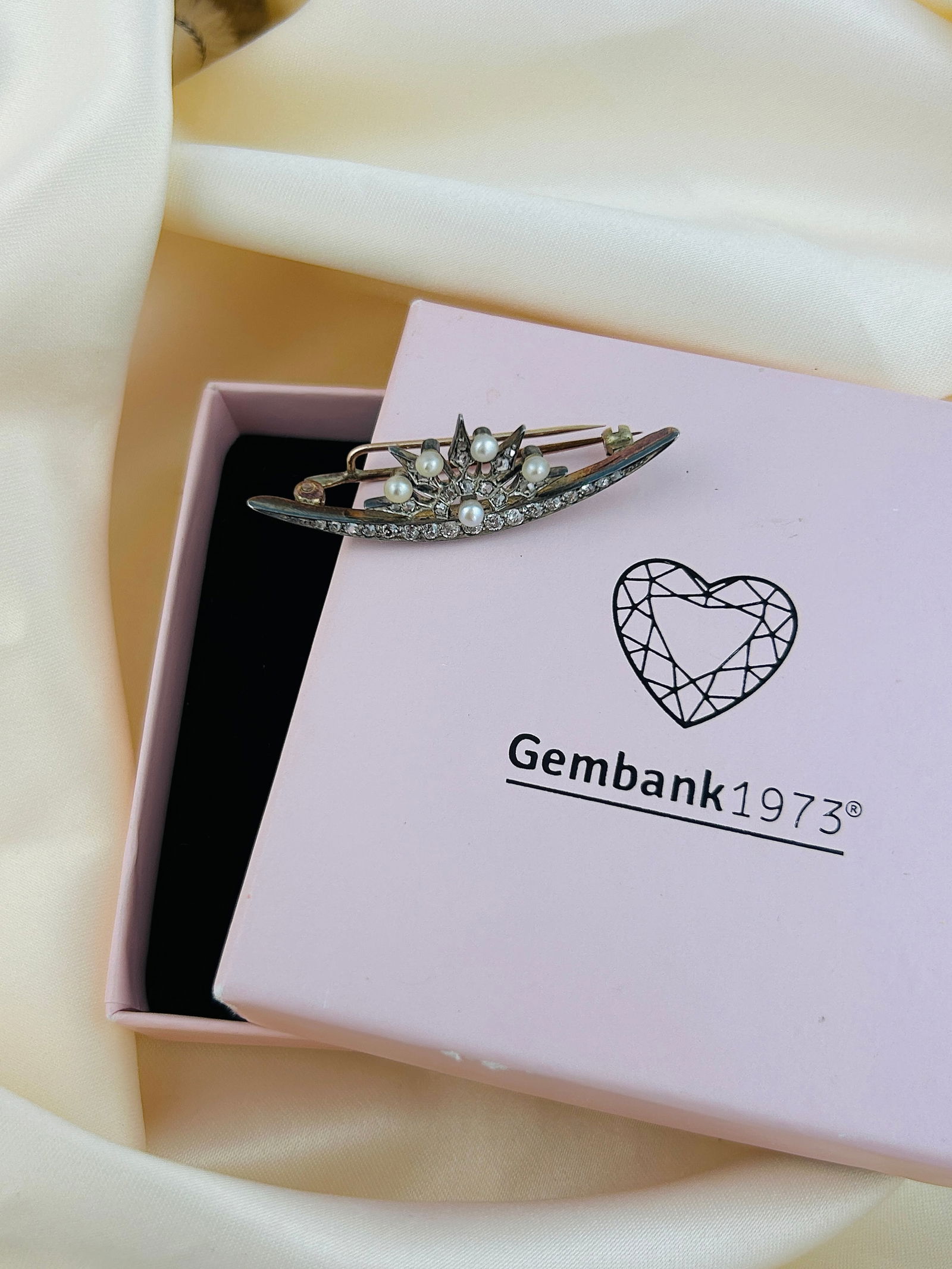 Antique Victorian Old Cut Diamond and Pearl Crescent Moon and Star Brooch - 7