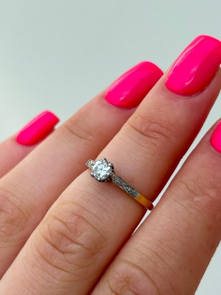 Sweet Antique 18ct Yellow Gold and Platinum Diamond Solitaire Ring - 3