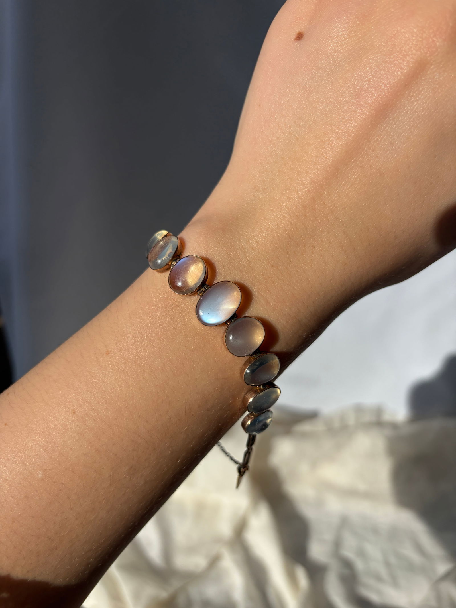 ANTIQUE GOLD CABOCHON MOONSTONE BRACELET - 2