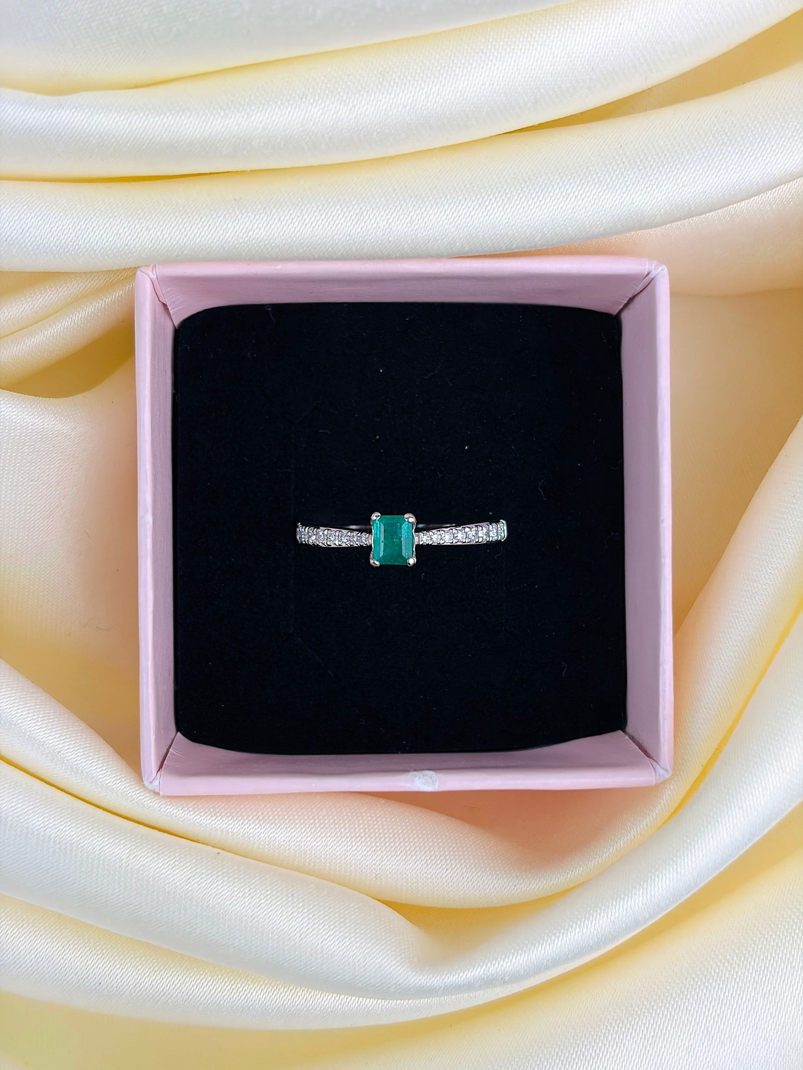 vintage emerald and diamond platinum solitaire ring - 7