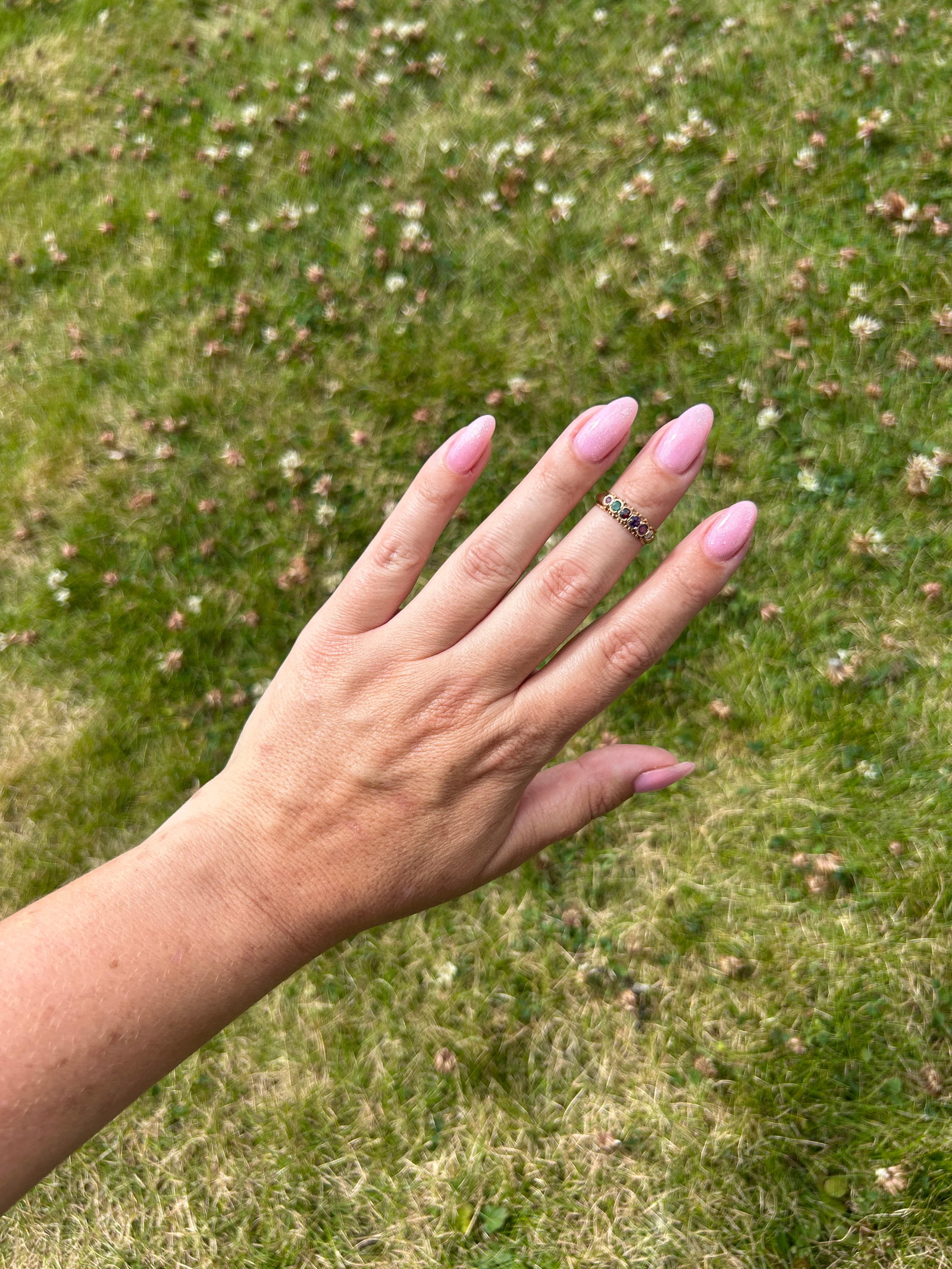 Vintage chunky 9ct gold "REGARD" acrostic band style ring - 8
