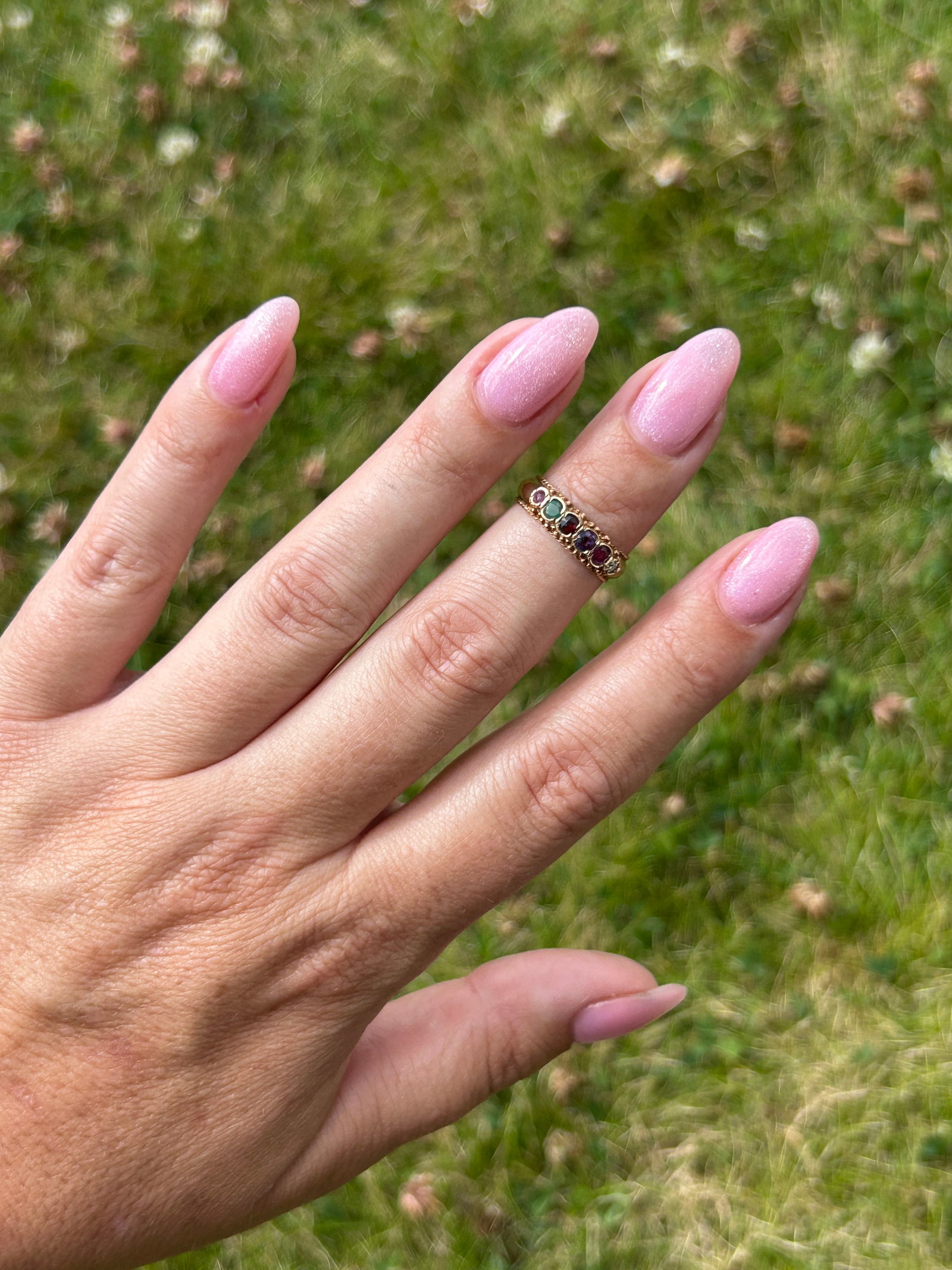 Vintage chunky 9ct gold "REGARD" acrostic band style ring - 9