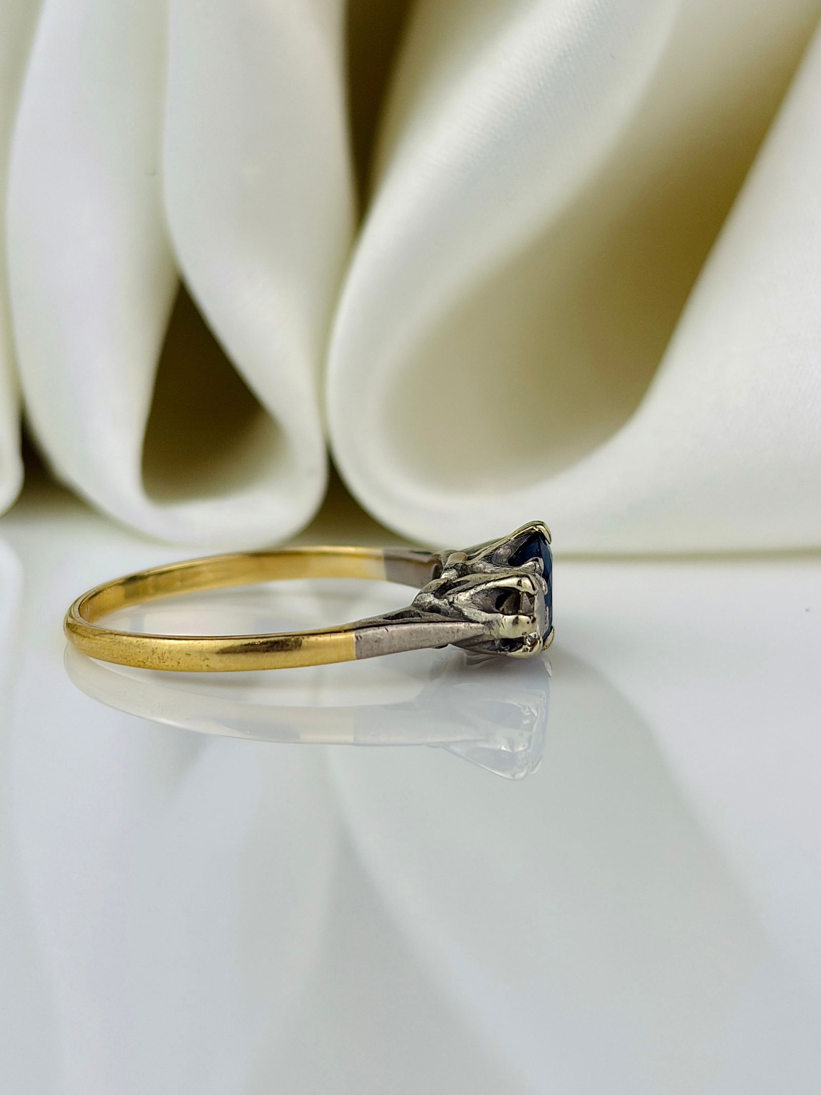 18ct yellow gold sapphire and diamond 3 stone ring - 2