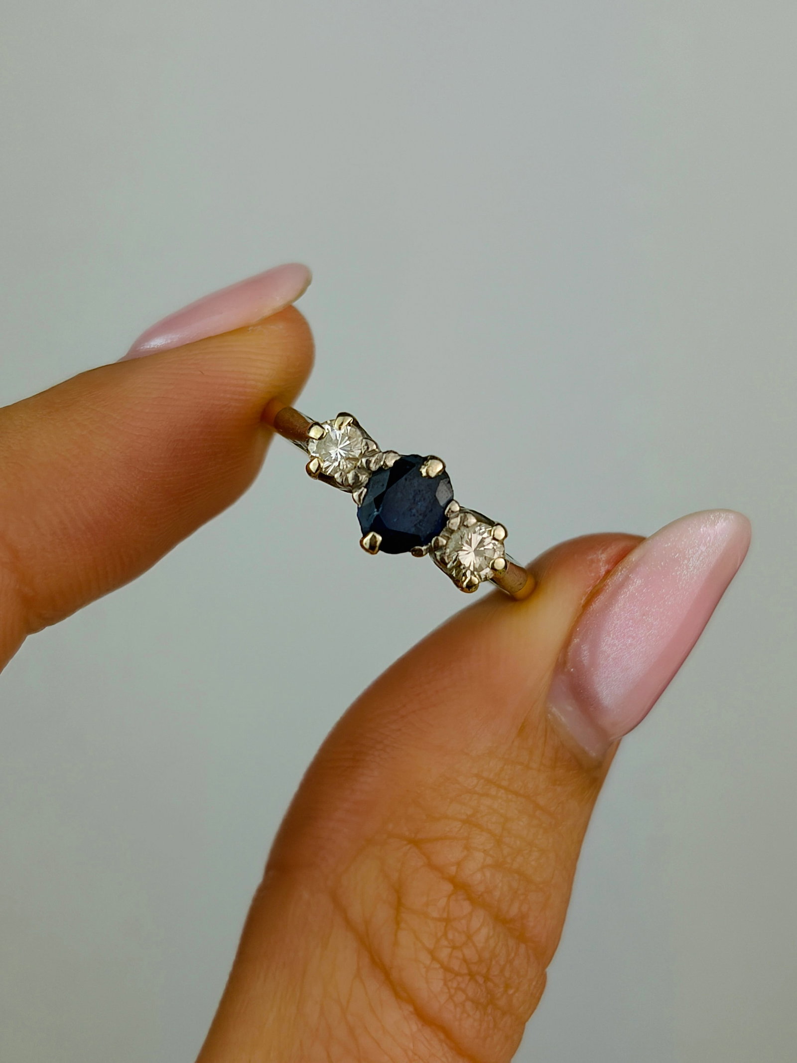 18ct yellow gold sapphire and diamond 3 stone ring - 4