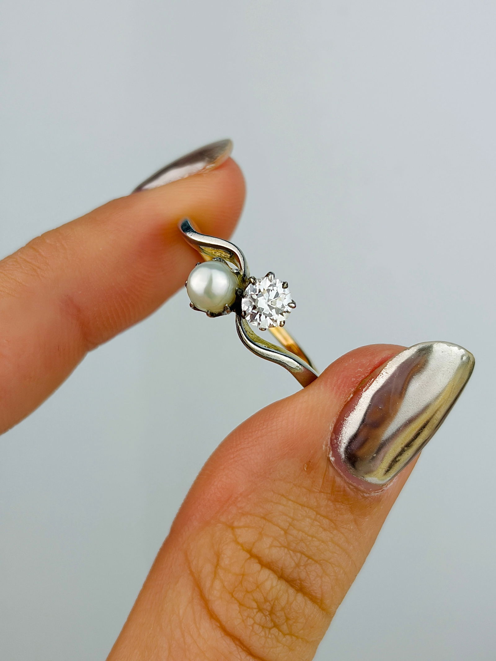 Antique 18ct Yellow Gold .40pt Diamond and Pearl Moi et Toi 2 Stone Twist Ring - 5