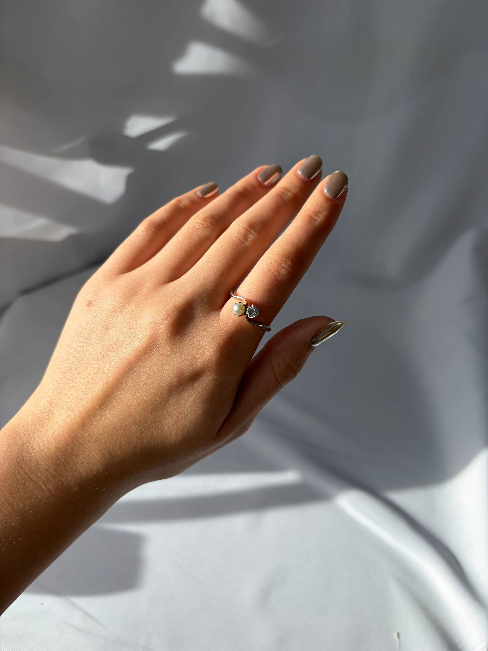 Antique 18ct Yellow Gold .40pt Diamond and Pearl Moi et Toi 2 Stone Twist Ring - 8