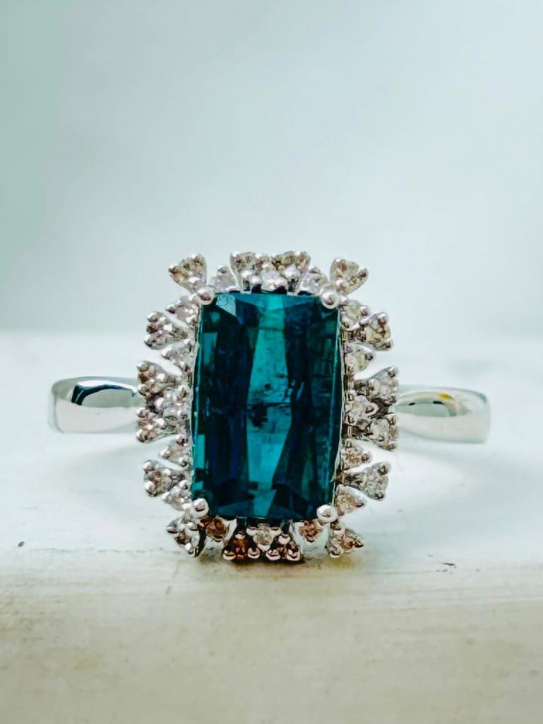 *14ct White Gold Green Tourmaline and Diamond Ring - 3