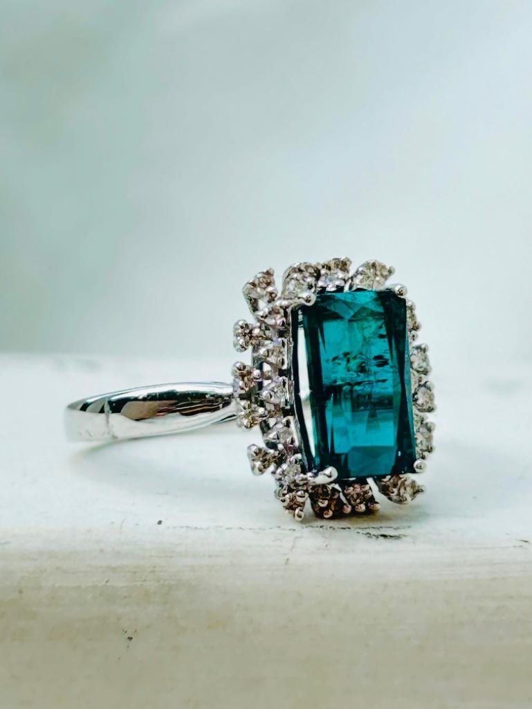 *14ct White Gold Green Tourmaline and Diamond Ring - 5