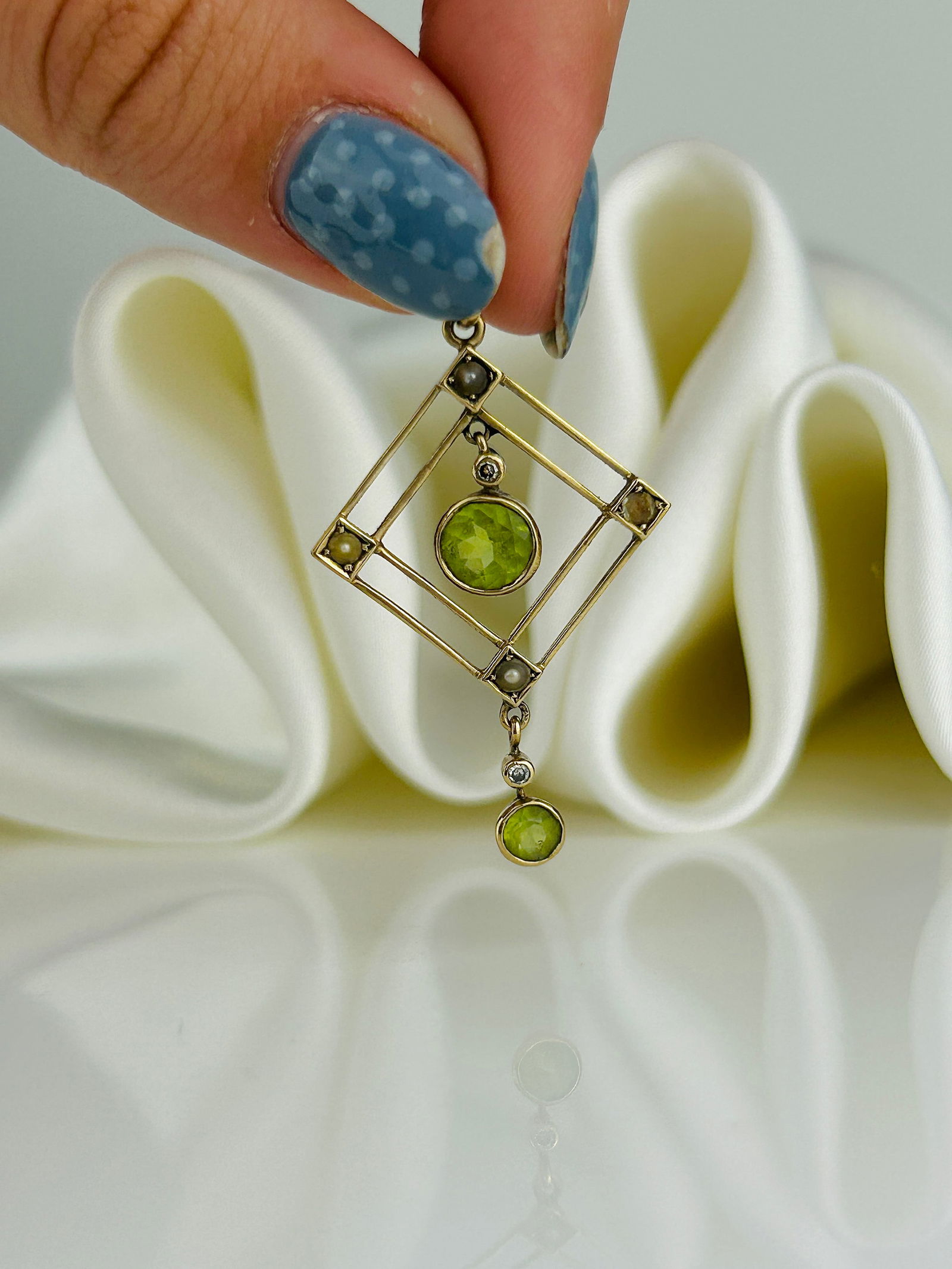 Vintage 9ct Gold Peridot and Pearl Pendant - 4