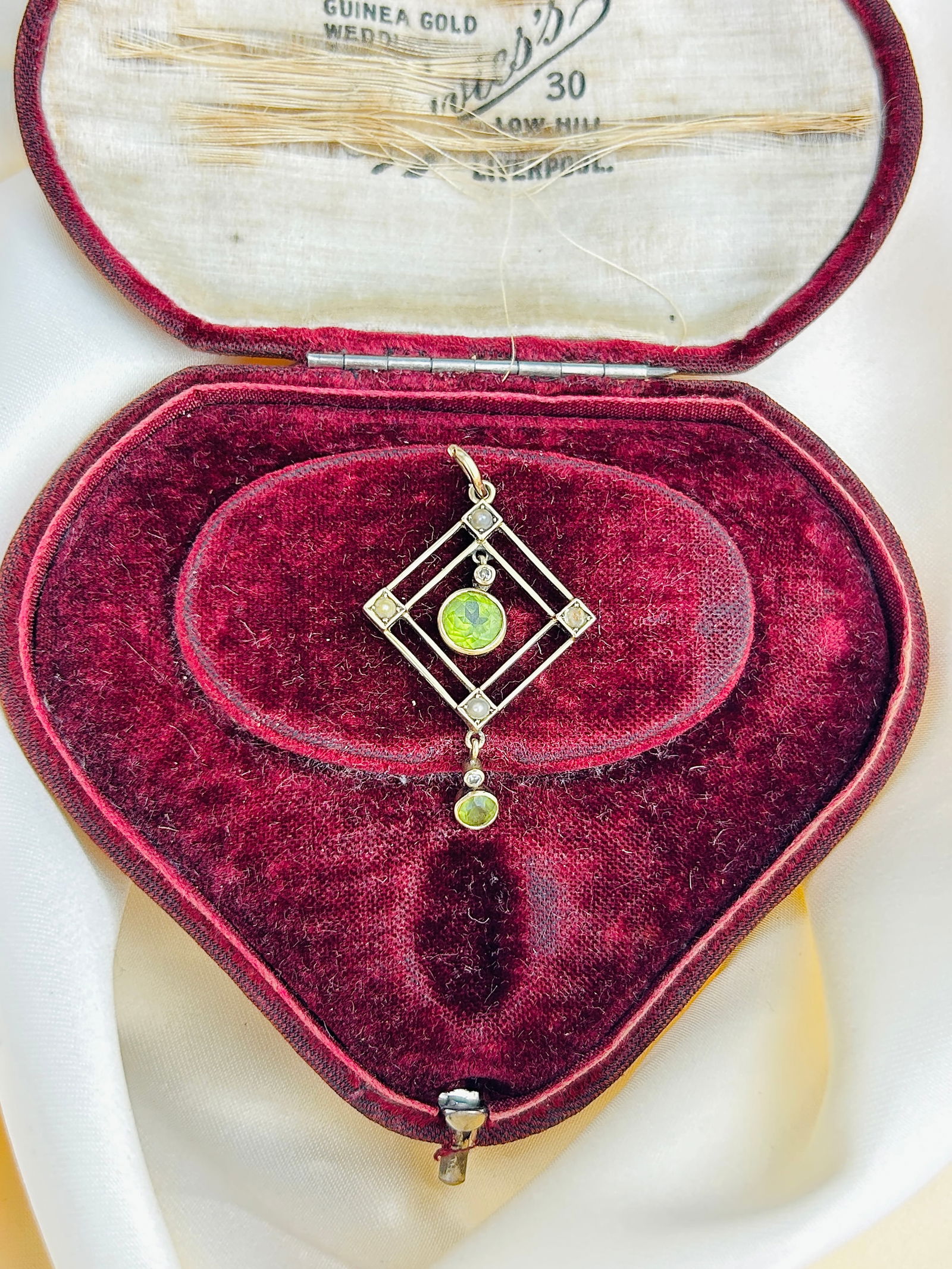 Vintage 9ct Gold Peridot and Pearl Pendant - 5