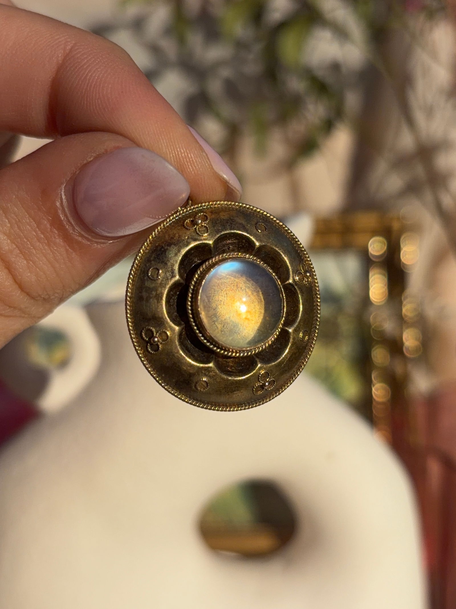 antique gold and moonstone round pretty pendant - victorian era - 9