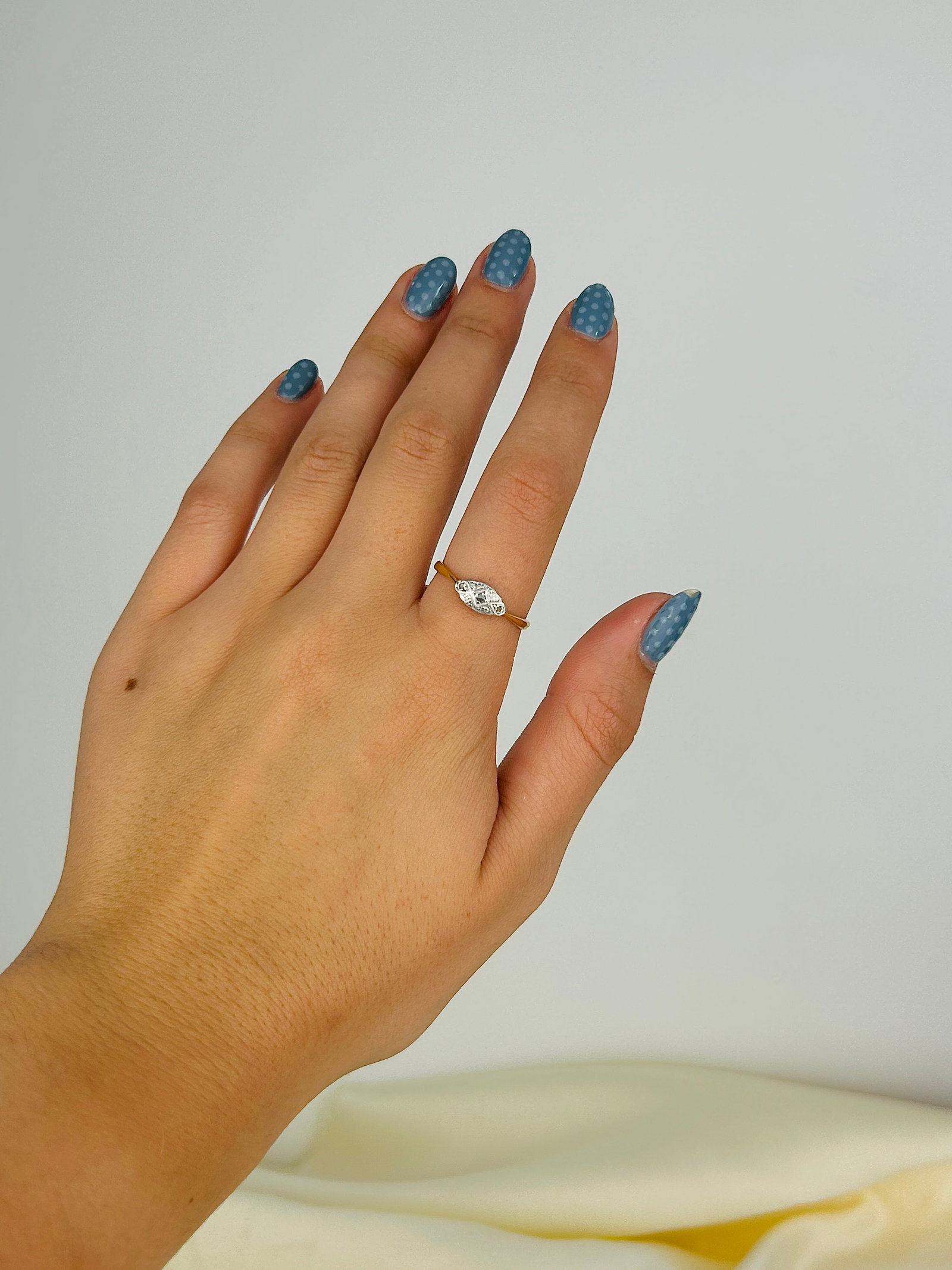 Antique 18ct Gold and Platinum Diamond 3 Stone Ring - 10