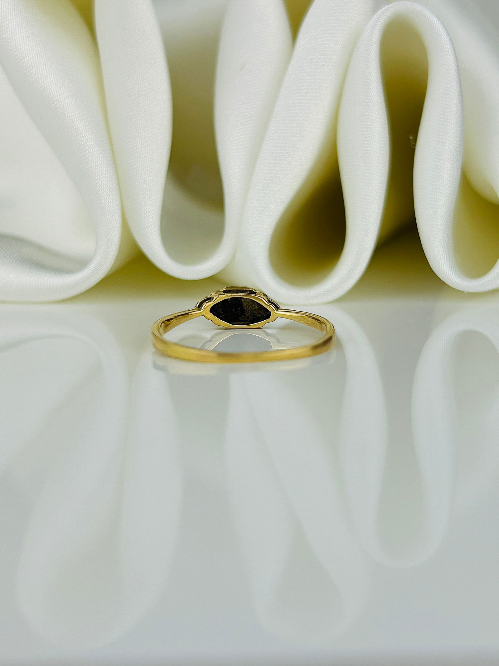 Antique 18ct Gold and Platinum Diamond 3 Stone Ring - 3