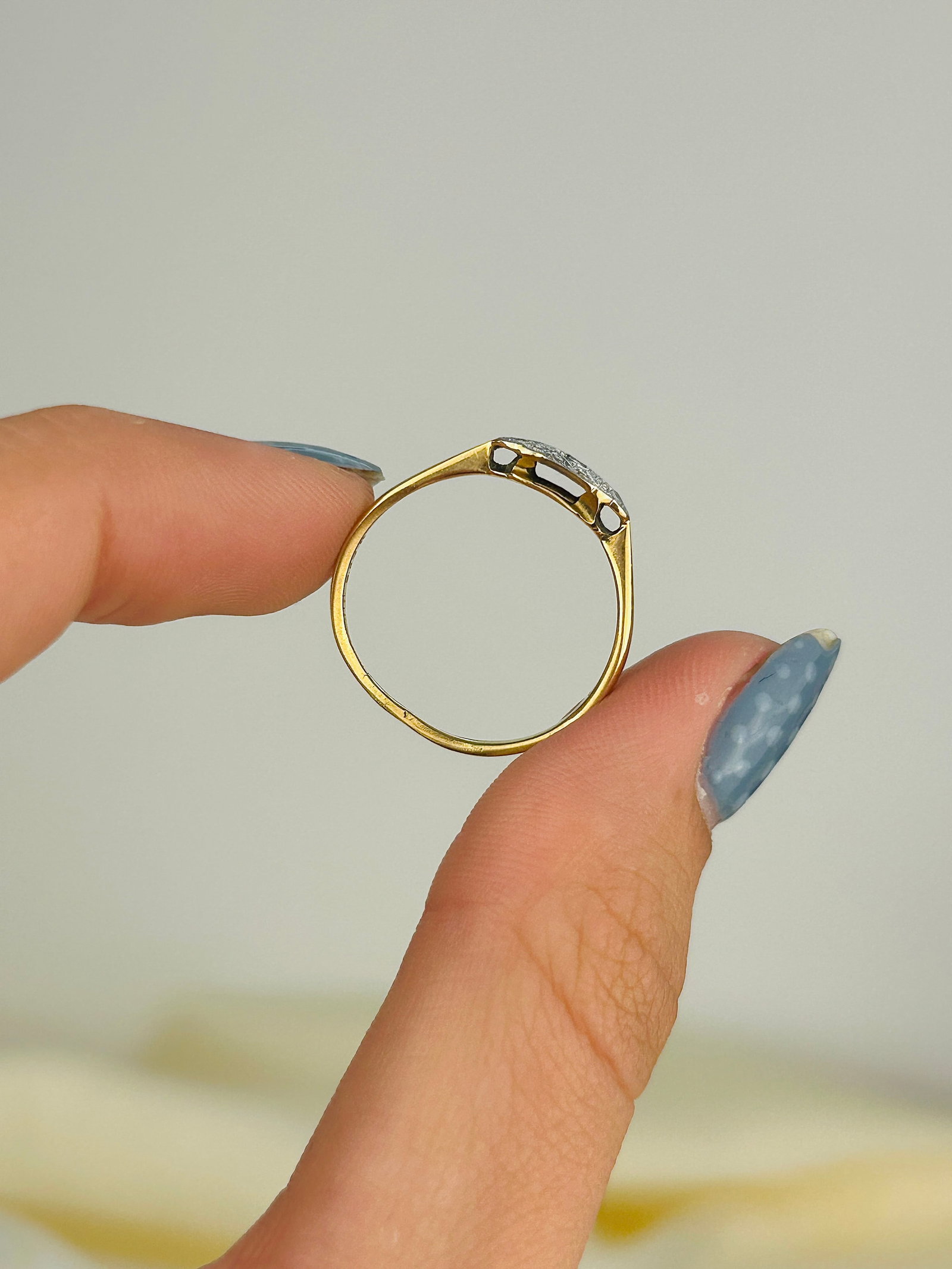 Antique 18ct Gold and Platinum Diamond 3 Stone Ring - 8