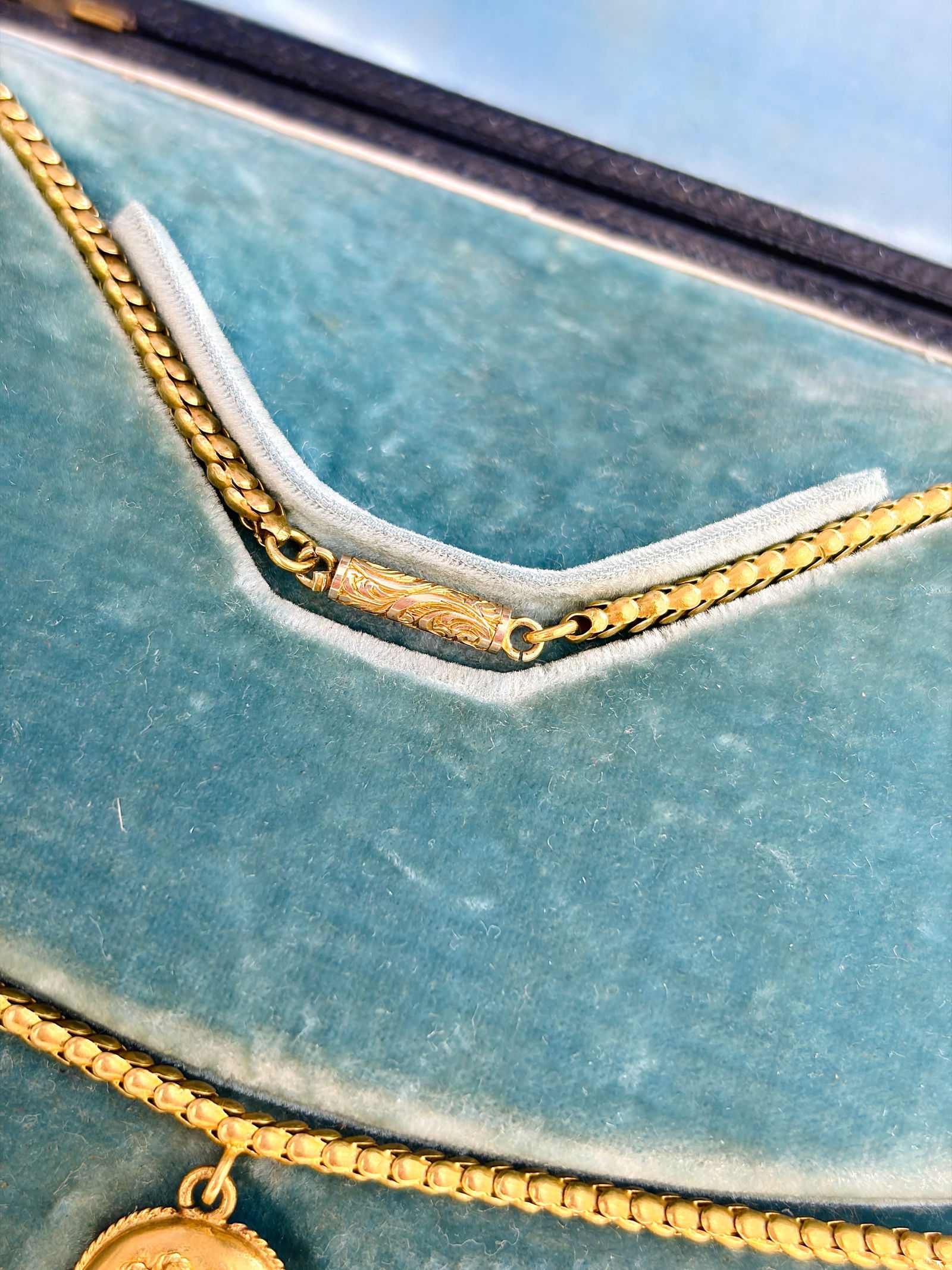 ANTIQUE ETRUSCAN REVIVAL ALMANDINE GARNET LOCKET BACK NECKLACE IN BOX - 6