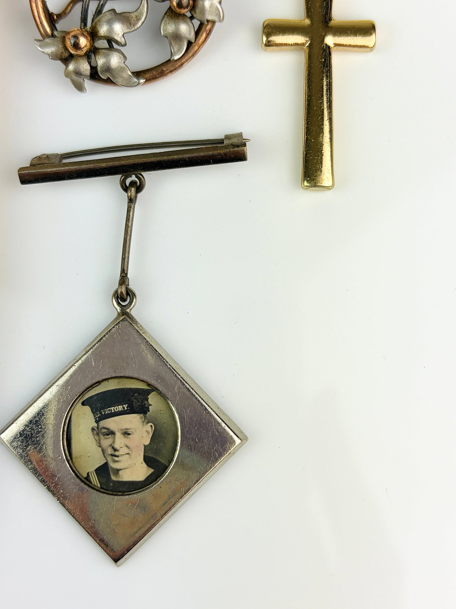 Mixed Lot Brooches, Pen etc - 3