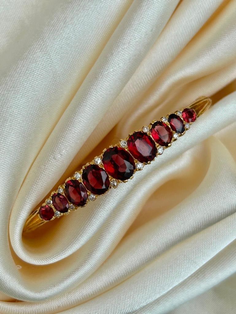 Antique Boxed 18ct Gold Tourmaline and Diamond Bangle - 2