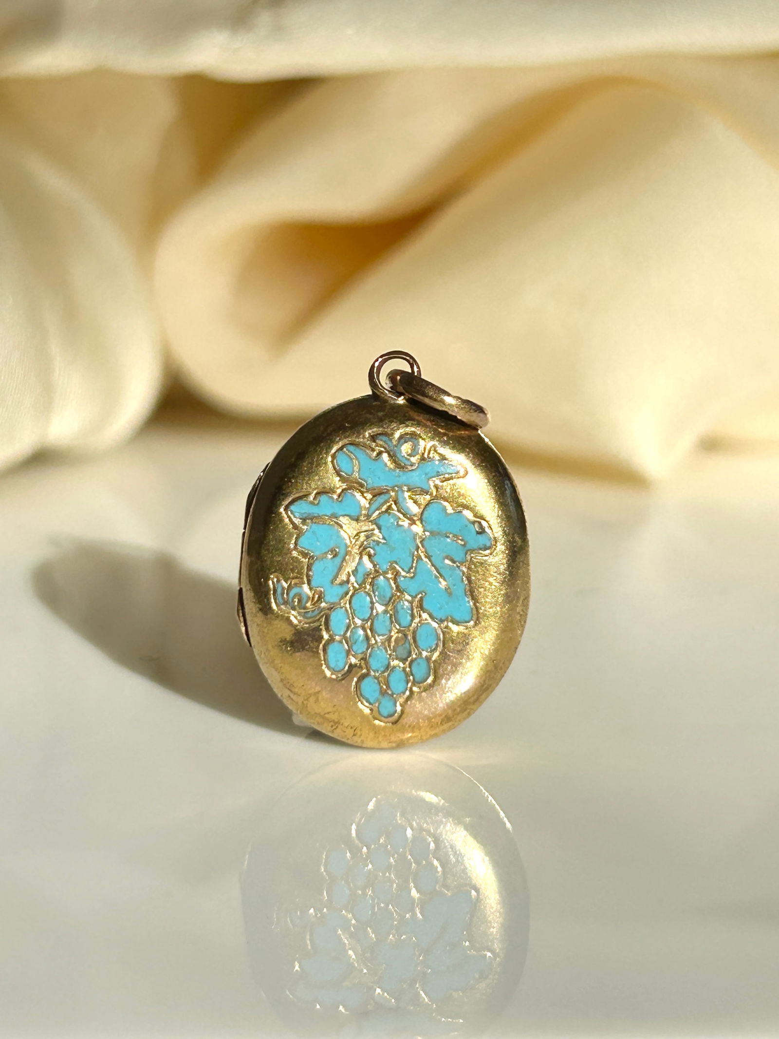 Sweet Antique 9ct gold blue enamel locket pendant - 4