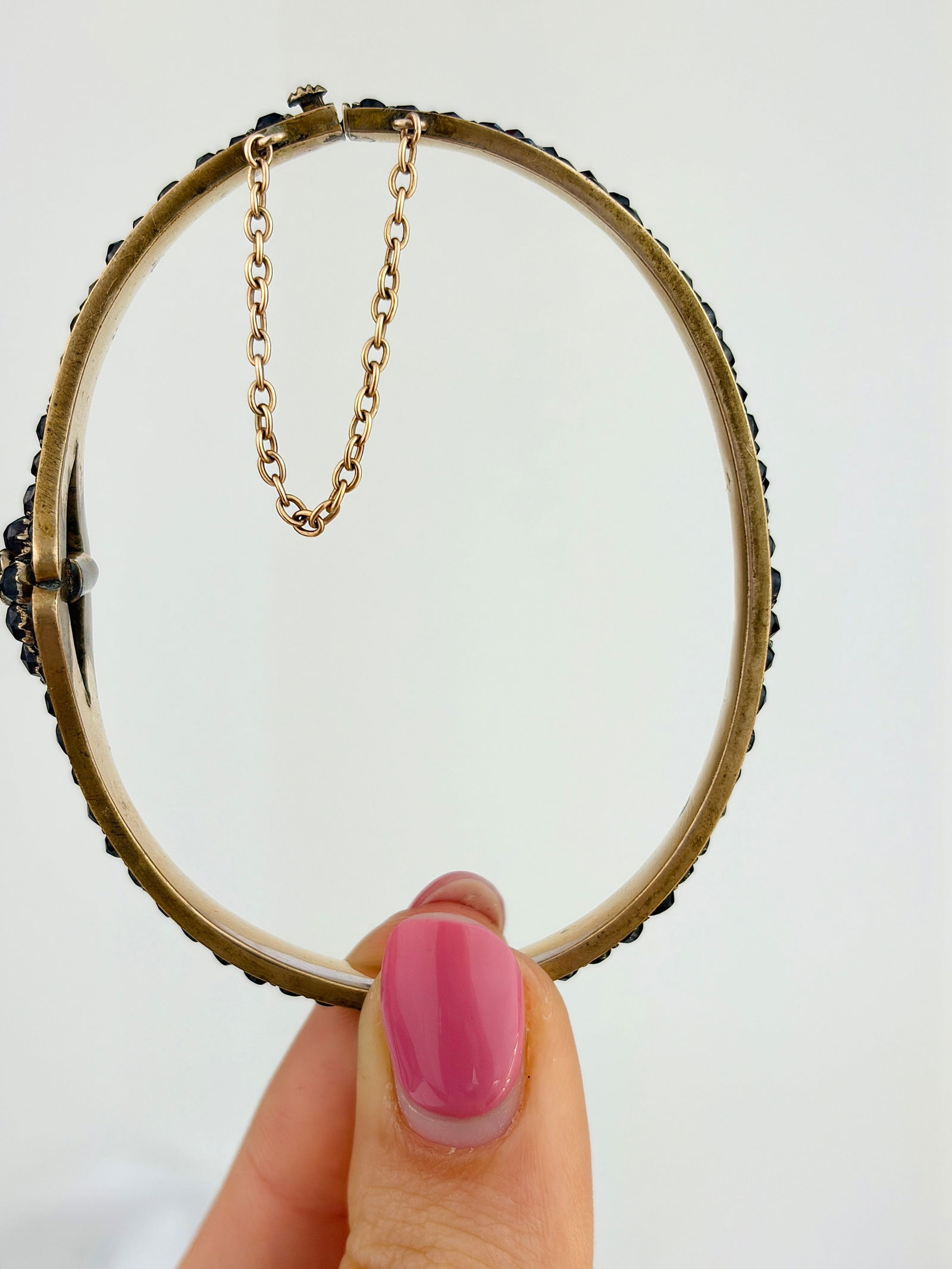 ANTIQUE VICTORIAN BOHEMIAN GARNET BANGLE BRACELET - 2