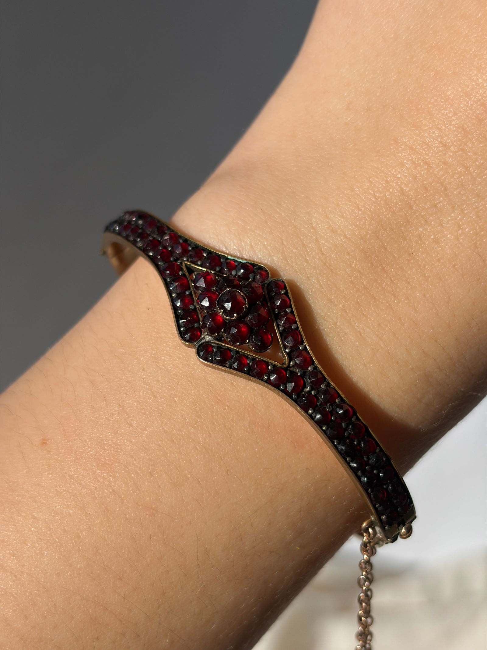 ANTIQUE VICTORIAN BOHEMIAN GARNET BANGLE BRACELET - 7