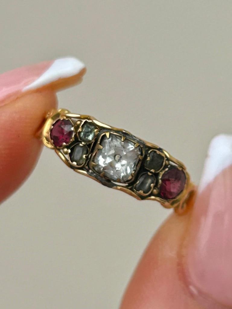 Antique Gemstone Ring in Gold - 2