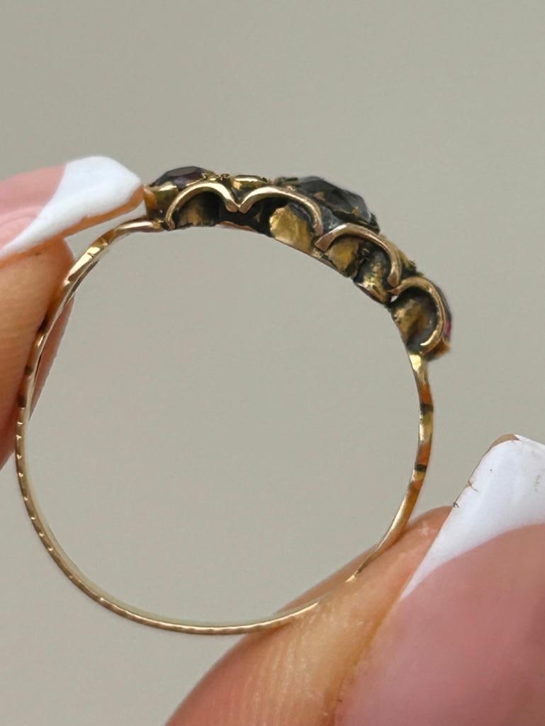 Antique Gemstone Ring in Gold - 7